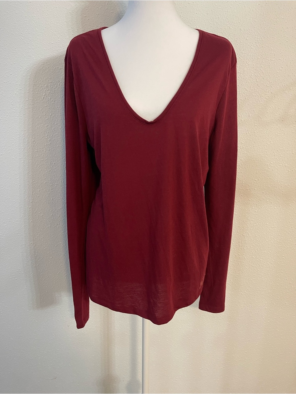 Victoria Seceret sport large Women's Deep V-Neck Long Sleeve Top - Burgundy